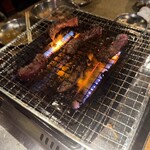 ヤキニク ホルモン どうげん - 