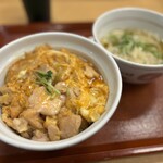 なか卯 - 料理写真:親子丼（並盛）450円＋はいからうどん（小）250円
