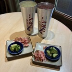 四ツ谷 バルカン - お通し(塩ダレきゅうり/梅ザーサイ)