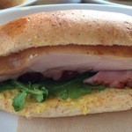 初見参のスモークチキンサンド（これが絶品）