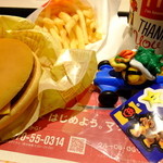 マクドナルド - マリオカートのおもちゃ：チーズバーガーセット：350円　※クーポンにて