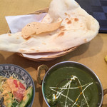 ニューサティ - ランチセット(A)780円
                                カレーは日替わりのほうれん草カレー