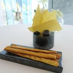 ハインツ・ベック - パスタのチップス
　フェンネルのグリッシーニ