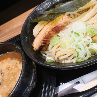 牛もつ煮込みつけ麺daruma_1