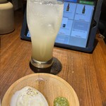 瀬戸内バル Collabo - お通し　539円　とってもクリーミーで美味しかった　　すだちサワー　甘いの苦手な人に◯ スッキリ酸っぱくて美味しかった