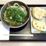 桃山亭 うどん道 - 料理写真:かけうどん（並）・天ぷら（さつまいも・れんこん）