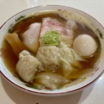 らあめん サンド - 煮干しそば　味玉付き＋ワンタン2ケ