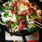 鉄板ホルモン(豚ホルモン/牛カルビ/ハチノス)各2人前