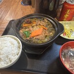 王富貴黄燜鶏 - 