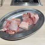 ドライブイン鳥 佐賀店 - 焼いたら余分な脂が減ってさっぱりヘルシーで、美味しくいただけます。