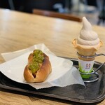 いちCafe - 料理写真:ピクルスドッグ420円　コーヒーソフト（コーン）417円