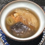 眞善美 - フカヒレ　鮑　貝柱　鶏肉　干し椎茸　北海なまこ　金華ハム　ナツメ　魚の浮袋　蒸しスープ