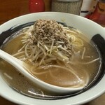 味噌ラーメン ギョウサン 味富 - スープも美味しいけど、麺が良い。