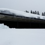 八海山雪室 - すごい雪ですね