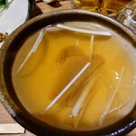 たん焼 忍 - 牛タンスープ 濁りのない上品な味わい　小じゃなくて大にすれば良かったかも