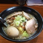 ぼん蔵 - 塩チャーシュー麺味玉トピ