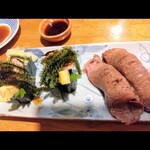 ひとし - 私のおすすめは この2品です　マグロのたたきと海ぶどうの軍艦と 石垣牛のお寿司。