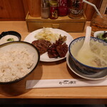 牛たん 焼助 仙台駅牛たん通り店 - 