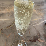 TEPPANYAKI 10 FUKUOKA - スパークリングワイン　税込1,320円　　　　　　　　　　　表面張力見てください！！