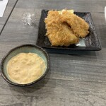 魚彩イカのアジト． - 枚数とグレードを選べるアジフライ。気分でいろいろ使い分けられそう