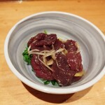 品川駅前すし処　藤寿司 - お通し（鯨）350円