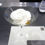 コミナセマコ - せとか、メレンゲ、あられ、シャンパンのエスプーマ