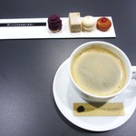 コミナセマコ - ミニャルディーズとコーヒー