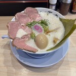 鶏そば 唆る - 鶏そば鶏白湯塩全部のせ(1,250円)