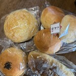 小さなパン屋 トリオ - 