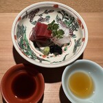 石葉 - お造り：季節の魚あしらい（鮪・平目）