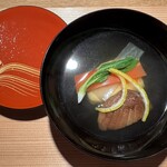 石葉 - お椀：蟹真丈 芽蕪 椎茸 のし大根 人参 松葉柚子