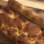 パリアッシュ - バターのフォカッチャとロリヴィエ