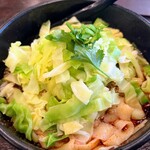 張家 - 料理写真:油発（ユーポー）刀前麺