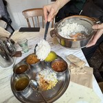 三燈舎 - ライスをお代わりできます