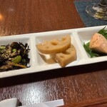 広島 わなり - ひじき・蓮根の煮物・サーモン