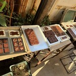 森森舎 - 外気に晒して固まるのを待ちます　オレンジピールや胡椒入れてる人もいます　持ってくればよかったぁ