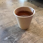 森森舎 - 待っているあいだに...お鍋に付いてるチョコで、ホットショコラを使ってくれました　濃厚で香ばしくて、めっちゃおいしいです