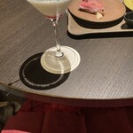 レストラン&バー タイドテーブル シオミ - クリスマスカクテルとローストビーフ