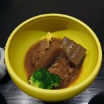さつま黒豚と郷土料理 青葉 - 豚骨煮