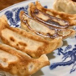 日清亭 本店 - 餃子