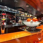 ラトリエ ドゥ ジョエル・ロブション - 素敵な店内〜