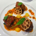 ラトリエ ドゥ ジョエル・ロブション -  丹波産猪もも肉のローストと法蓮草のソテーソースシャスール