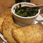 ぎょうざ屋 たかく - ニラ前菜　酒がすすむ