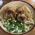 田舎 - てびちそば大　850円