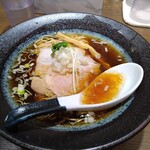 RAMEN and TSUKEMEN Number.6 - 醤油ラーメン 950円 半玉替玉 100円