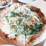 GARDEN HOUSE - しらすとねぎのピザ