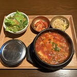 コリアンダイニング クオンズ - 