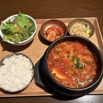 コリアンダイニング クオンズ - 