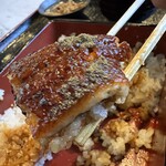 鰻 源内 - 【2026.1.17(土)】蒲焼に山椒をかけた