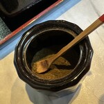 鰻 源内 - 【2026.1.17(土)】テーブルにある山椒